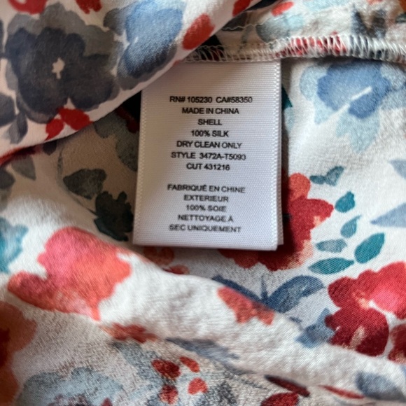 Joie Birtha 100% Silk Floral Cold Shoulder Blouse Top Size XS - Picture 8 of 8